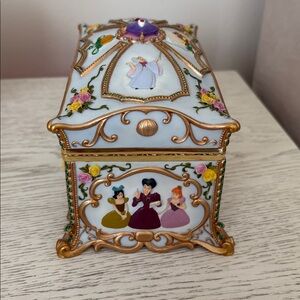 Vintage Cinderella jewelry box